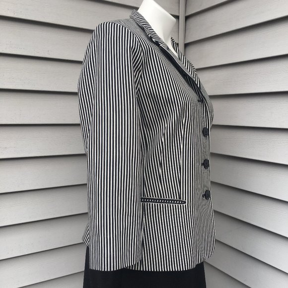 Chaps Black/White Striped Blazer Size 8 - Picture 3 of 5